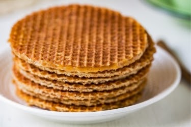 Stroopwafels piled up